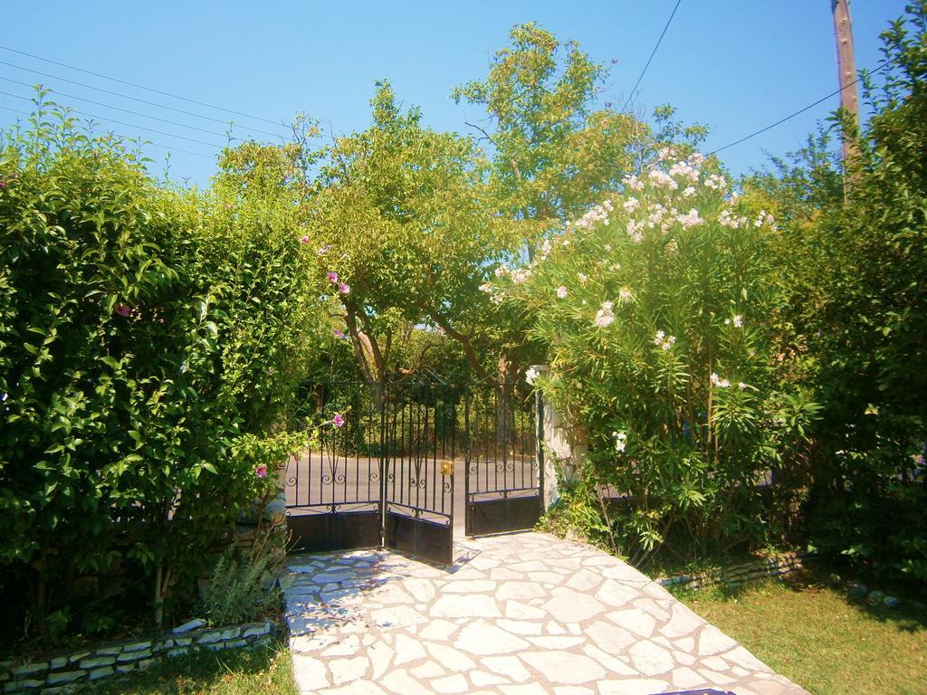 Villa Frias Asprogerakata Zimmer foto