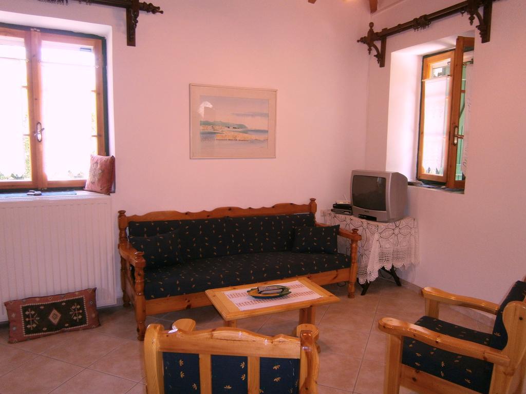 Villa Frias Asprogerakata Zimmer foto